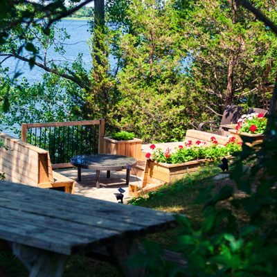 Imagine enjoying a meal with your family, surrounded by nature!