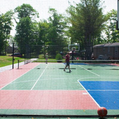 Enjoy tennis, basketball or any other sport you wish on the multi-sports court!