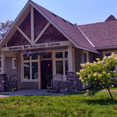 Our friendly staff awaits you at our Welcome Centre!