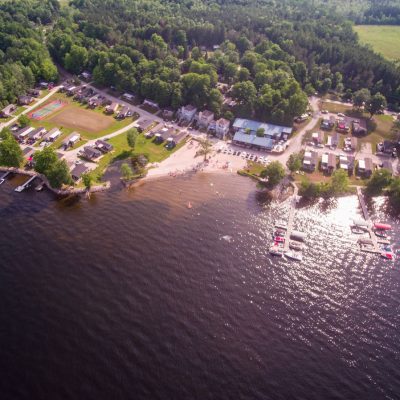 Welcome to McCreary’s Beach Resort on Mississippi Lake