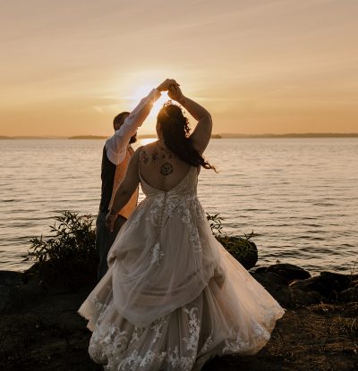 Golden Beach Resort | Kawartha lakeside romantic wedding venue Ontario