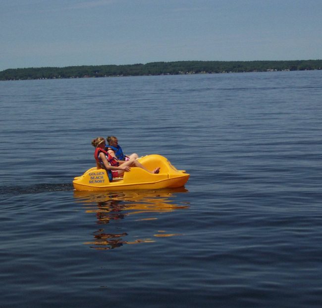 Family Friendly Resort in The Kawarthas, Ontario located on Rice Lake | Golden Beach Resort