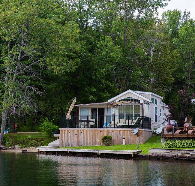 Shamrock Bay Resort | Lakefront Resort Cottages for Sale in Muskoka