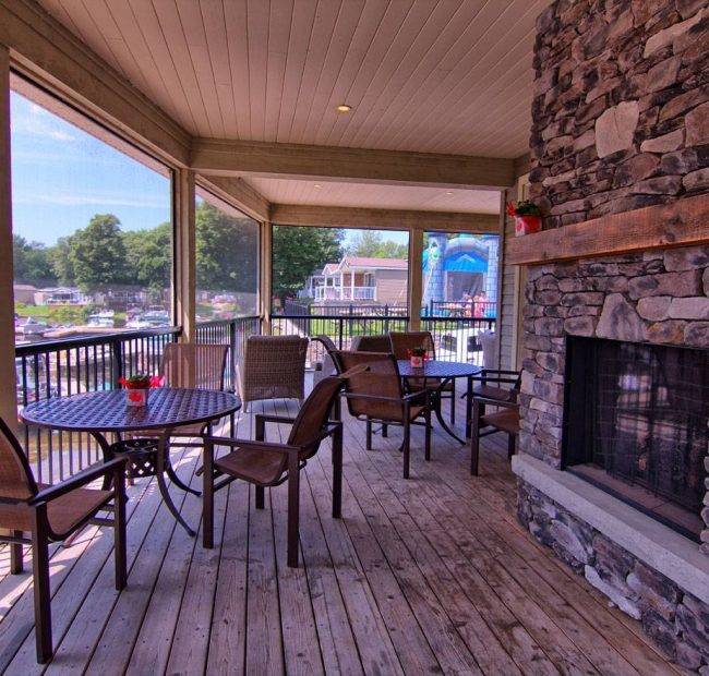 Shamrock Bay Resort Muskoka | Patio Overlooking the Lake