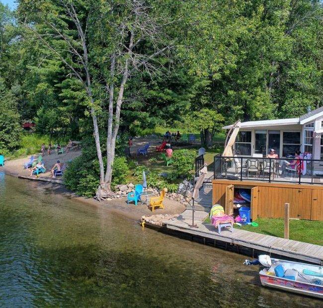 Shamrock Bay Resort | Lakefront Resort Cottages for Sale in Muskoka