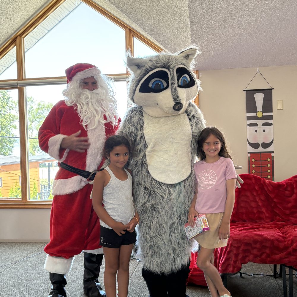 Golden-Santa-Ricky-Christmas