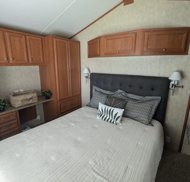 206 Lakeview Village Crescent